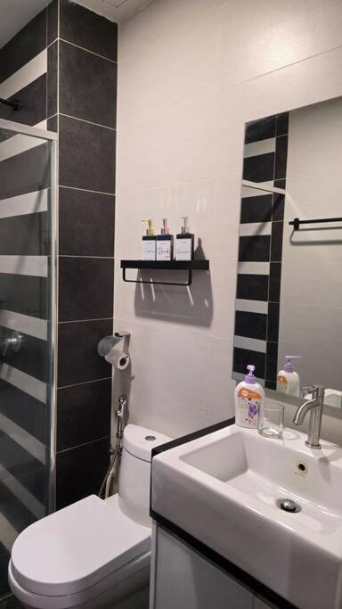 Exclusive Modern Homestay at Central Residence, Kuala Lumpur
