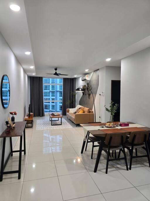 Exclusive Modern Homestay at Central Residence, Kuala Lumpur