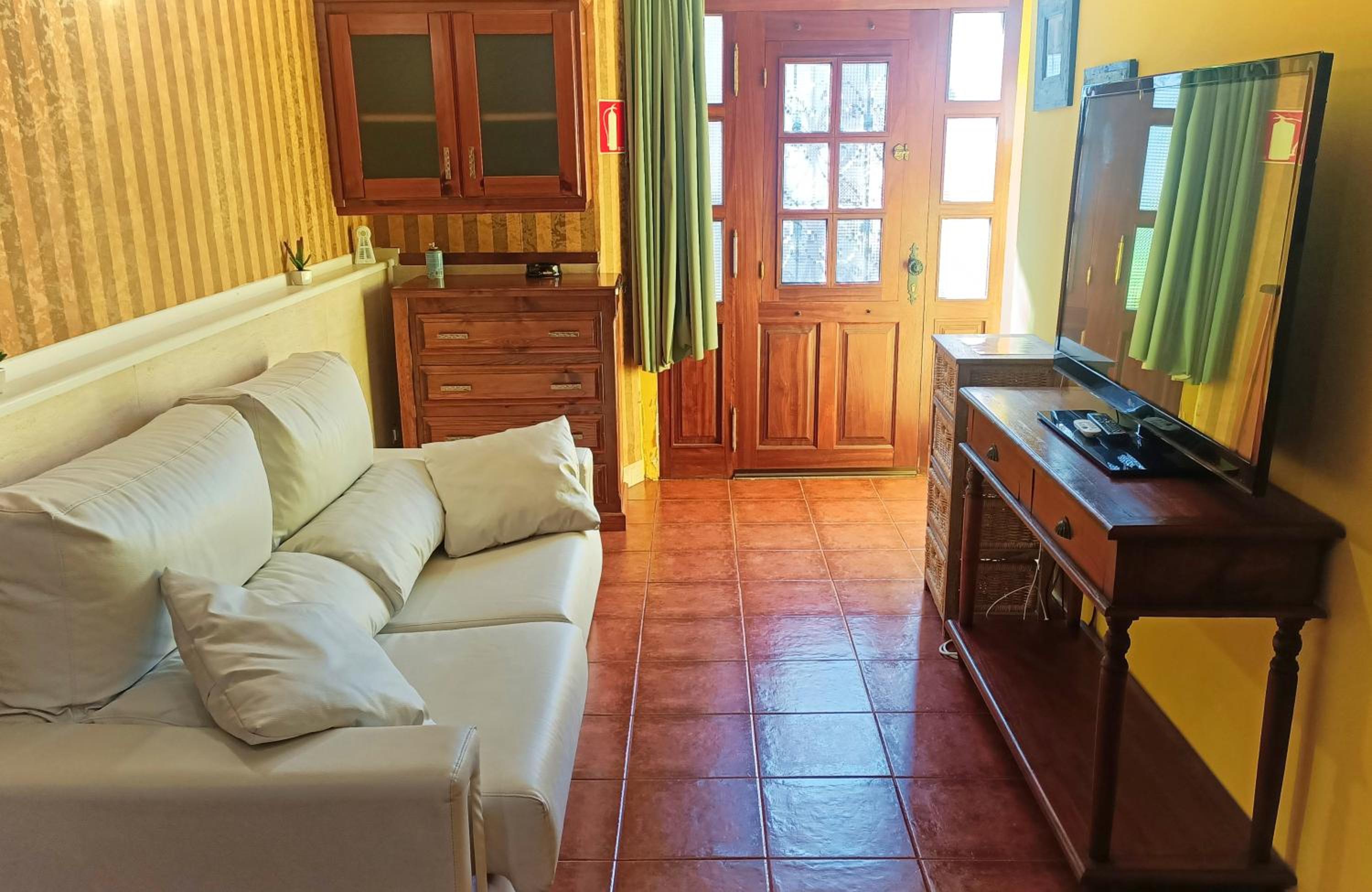 Apartamentos la buganvilla Novales