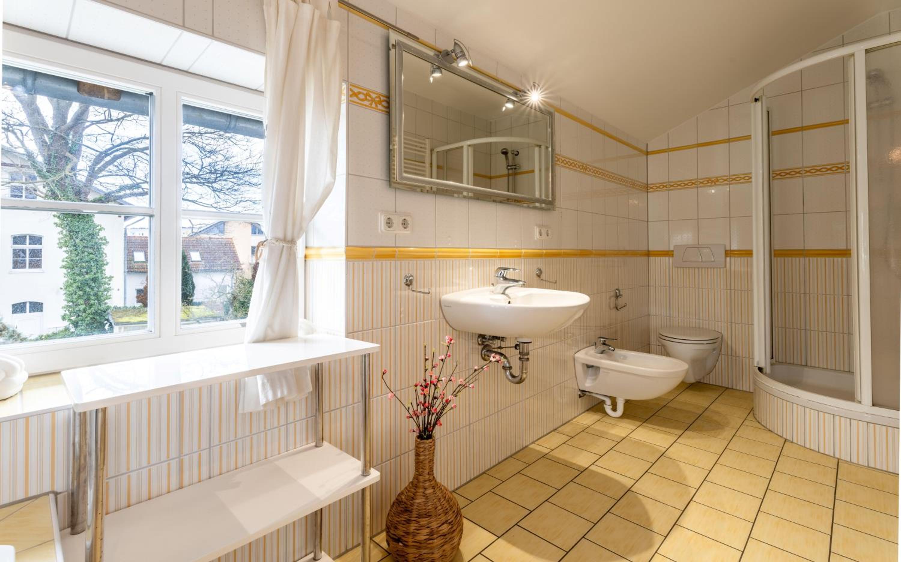 Kaiserbad-Heringsdorf-Idyllische-Ferienwohnung-Kajuete view 3