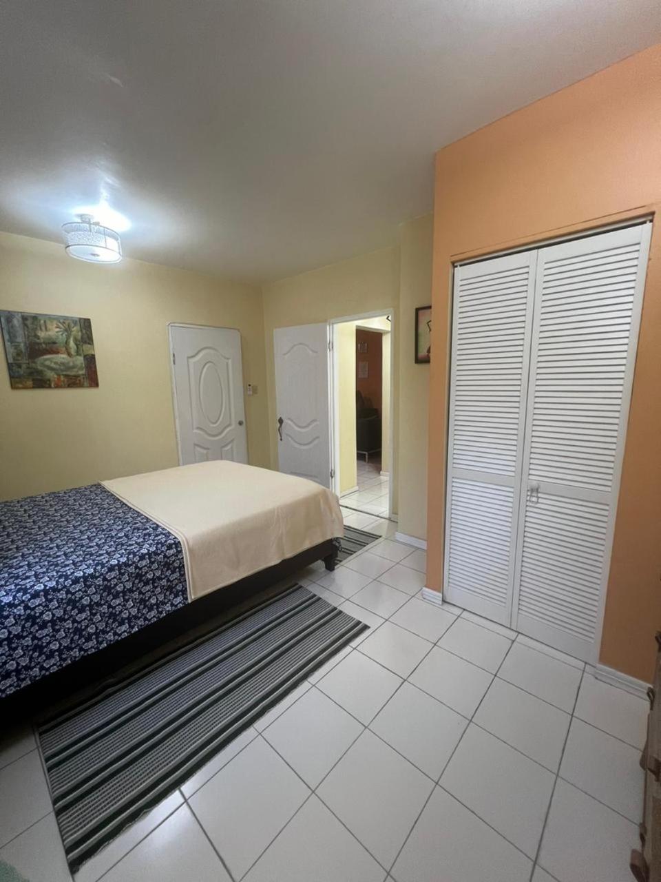 Paradies Apartments 1 view 3
