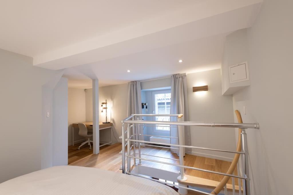 Studio-duplex Tower