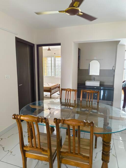 Sky Oasis: Luxe 3BHK Apartment. view 3