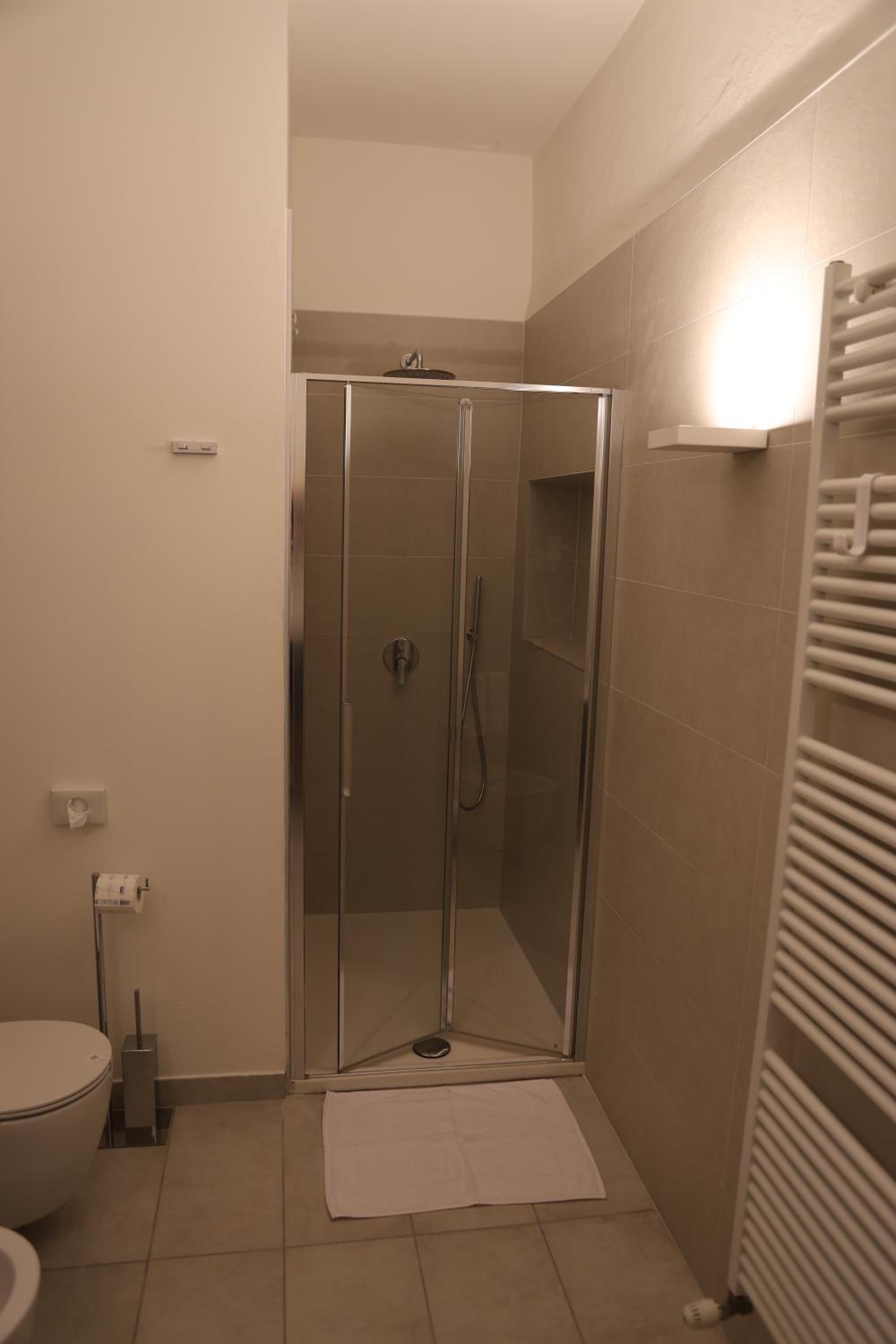 DOMUS AQUENIGRE