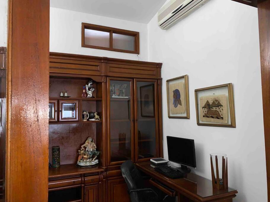 Lujosa casa, excelente sector, amplia con piscina