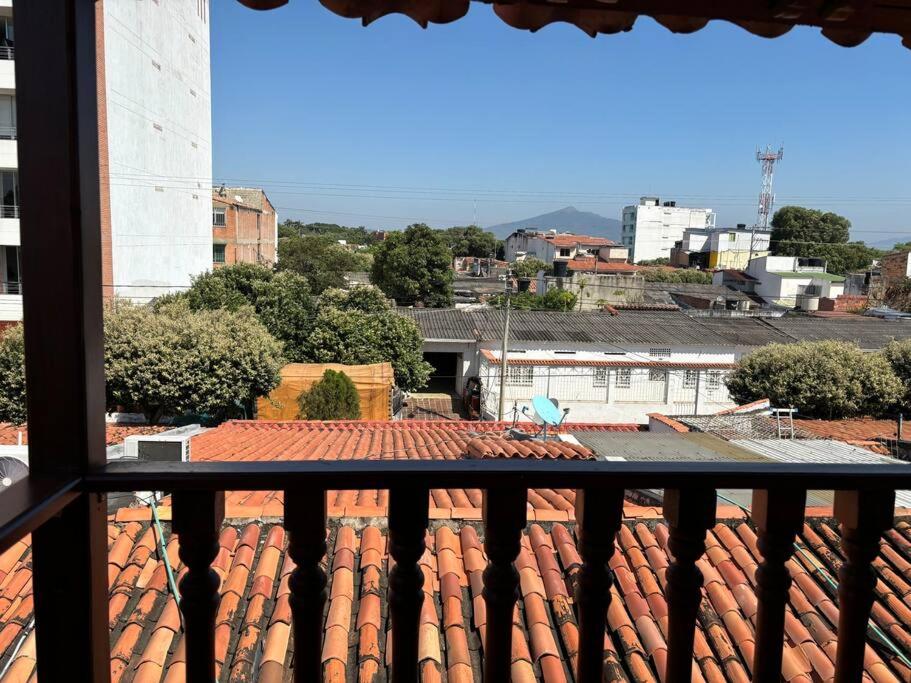Lujosa casa, excelente sector, amplia con piscina