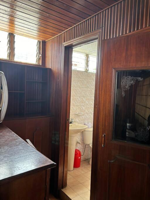 Lujosa casa, excelente sector, amplia con piscina