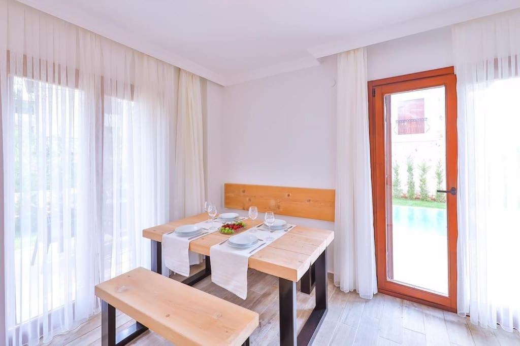 Villa Almond 1 view 5