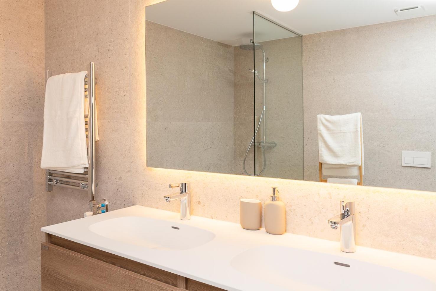 AndBnB I Refugio a Pie de Pistas con Piscina, Sauna y Gym