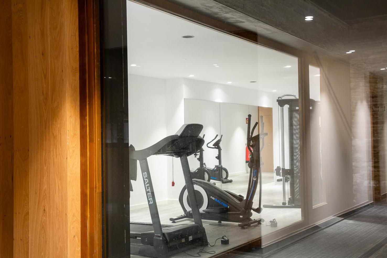 AndBnB I Refugio a Pie de Pistas con Piscina, Sauna y Gym