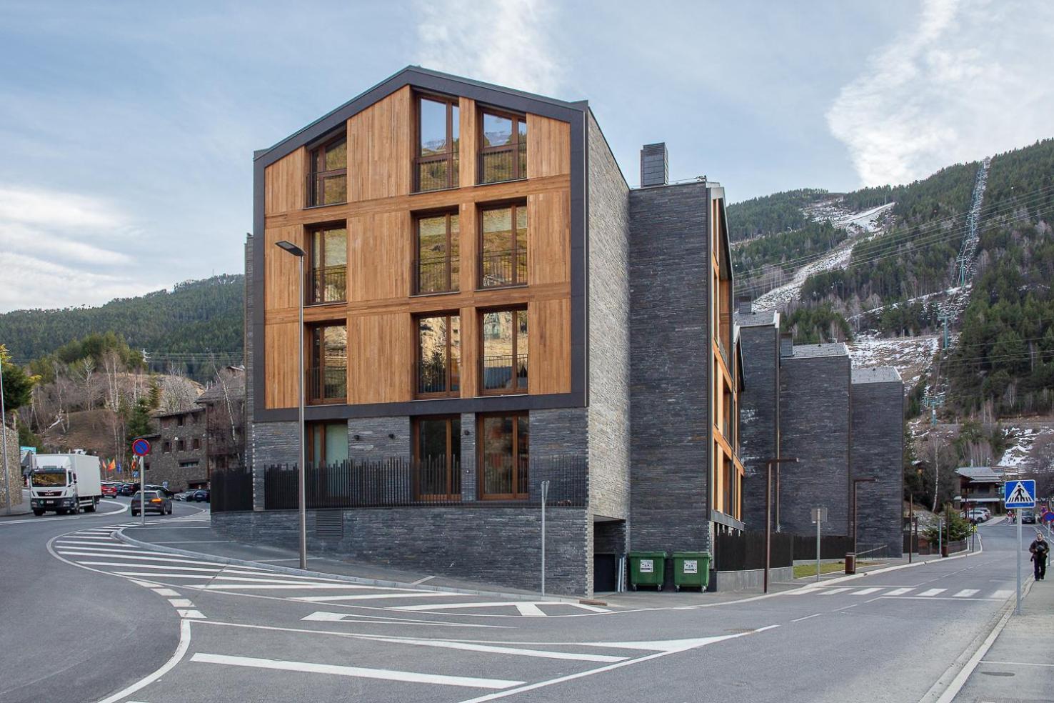 AndBnB I Refugio a Pie de Pistas con Piscina, Sauna y Gym