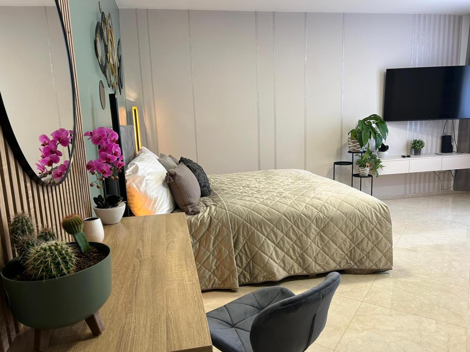 LEO Apartment FREE PARKING - President Palace