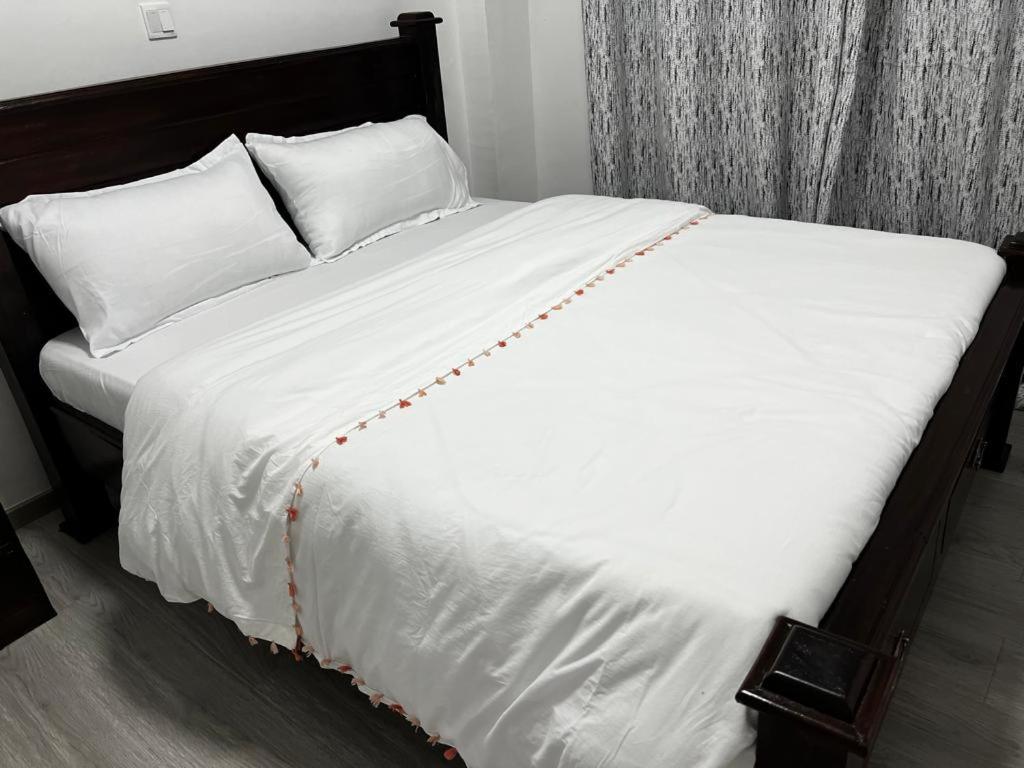 Deluxe 1-bedroom apartment in Kilimani. view 3