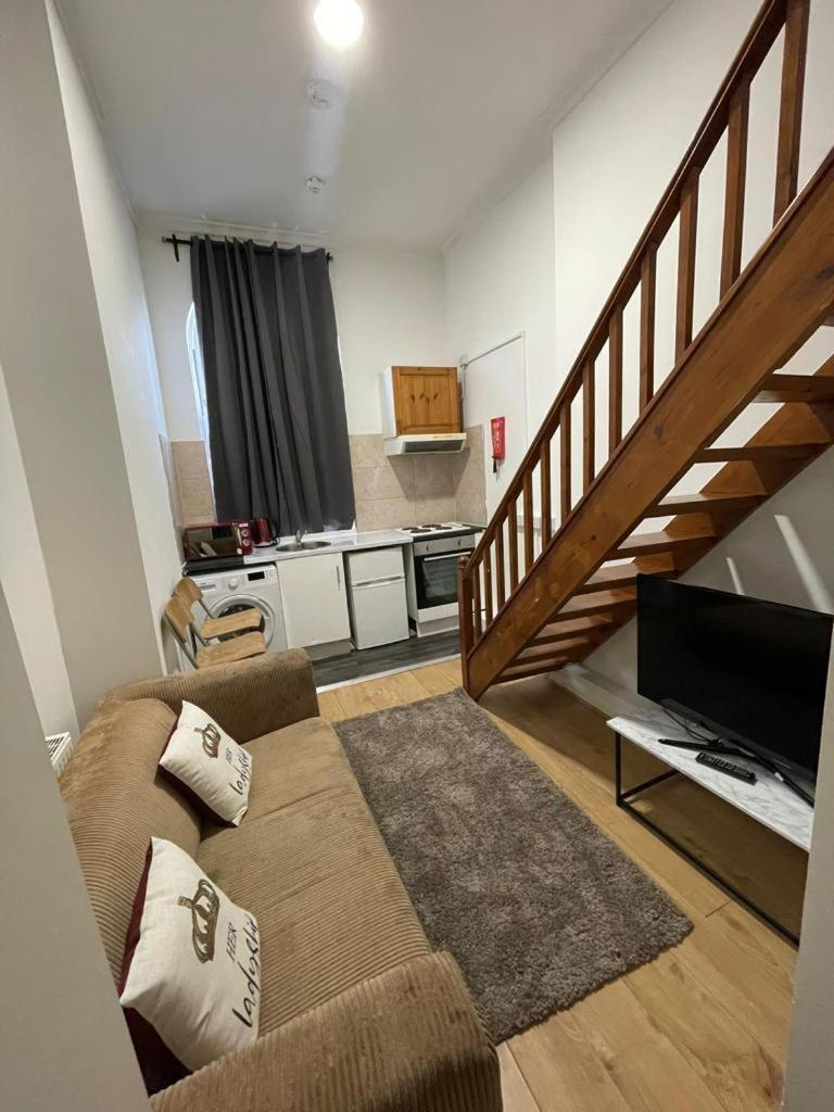 Modern studios Malvern Road