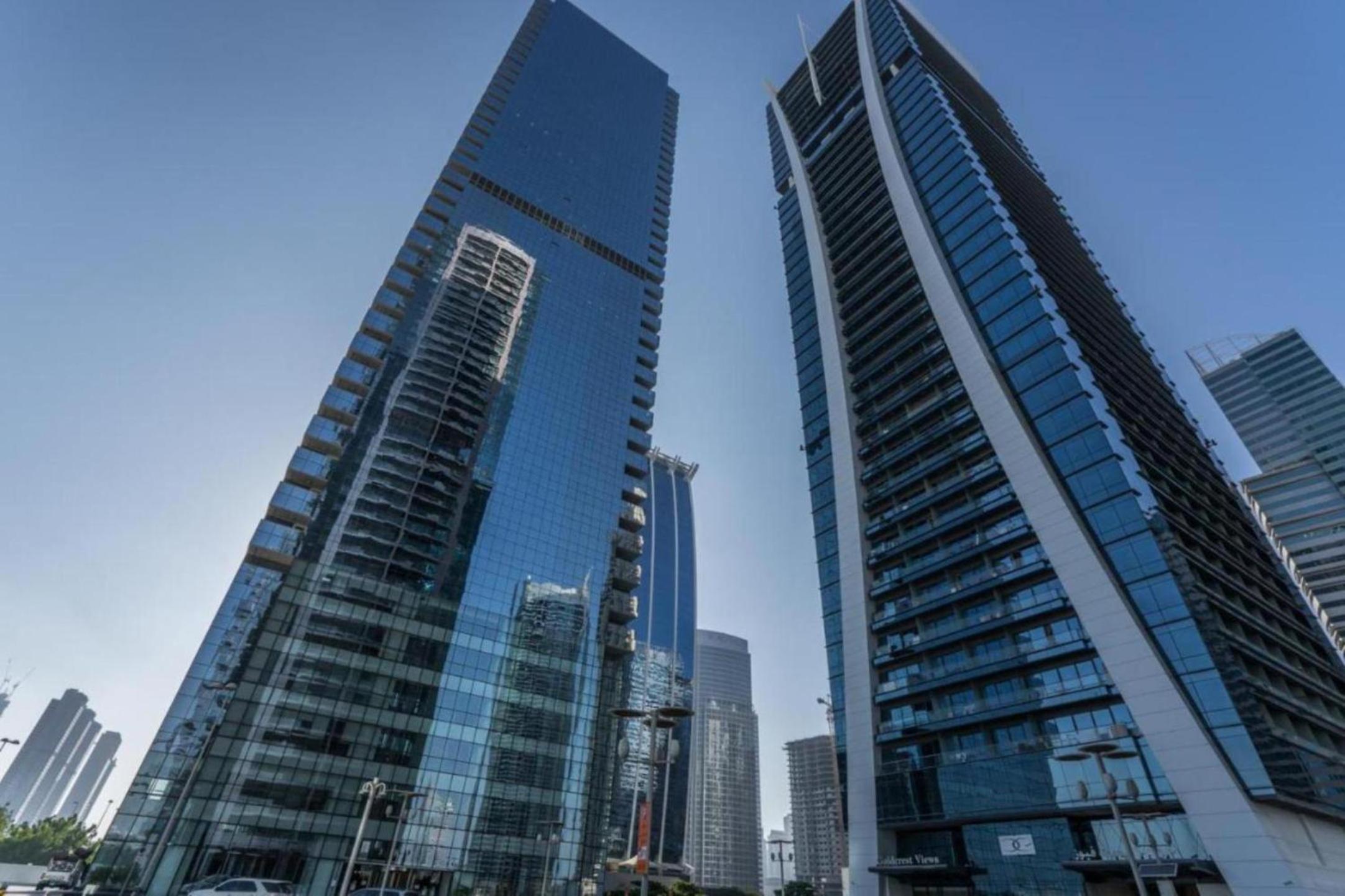 Click Stay - JLT - Studio & Balcony Lakes view Entire Apartment -JN