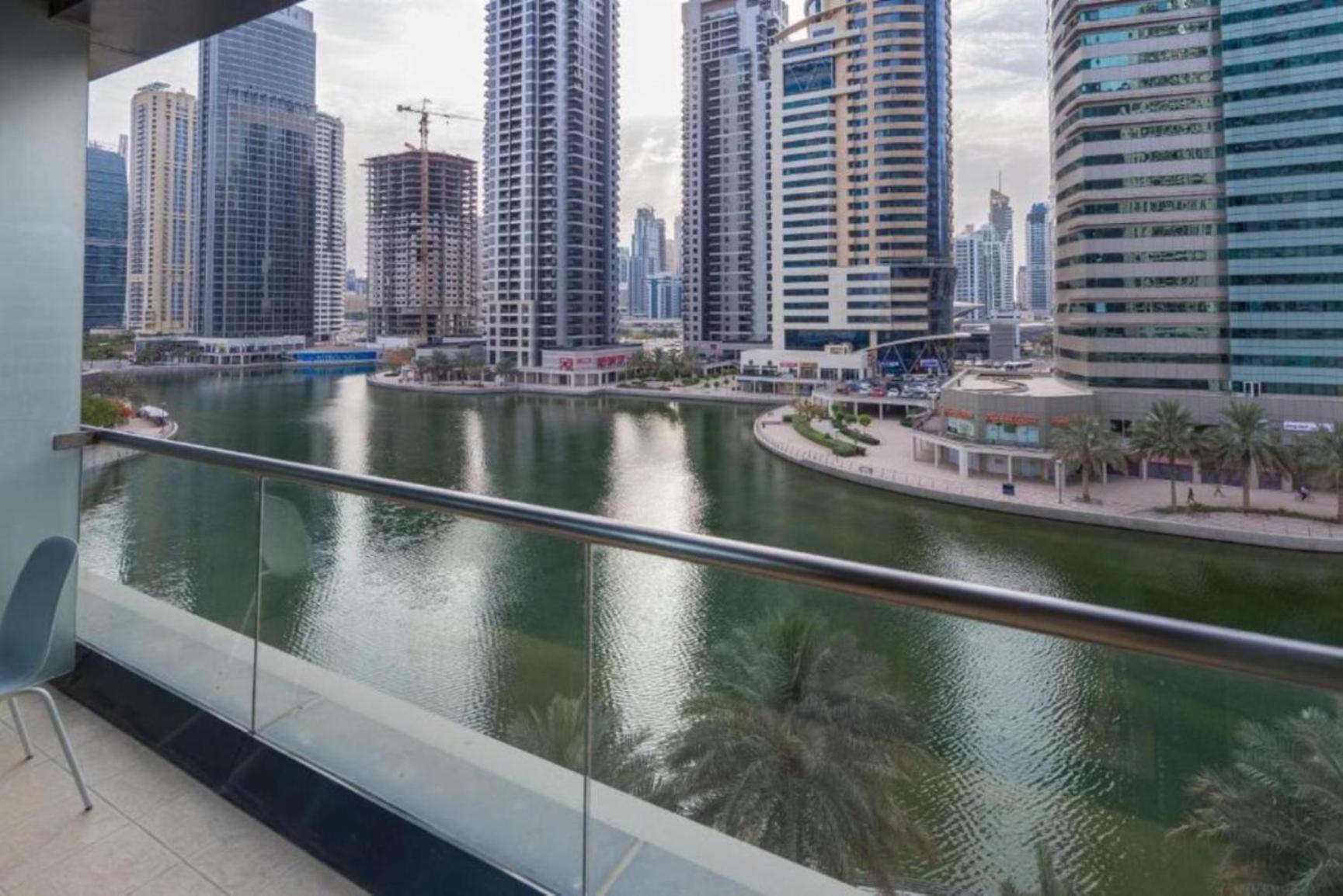 Click Stay - JLT - Studio & Balcony Lakes view Entire Apartment -JN
