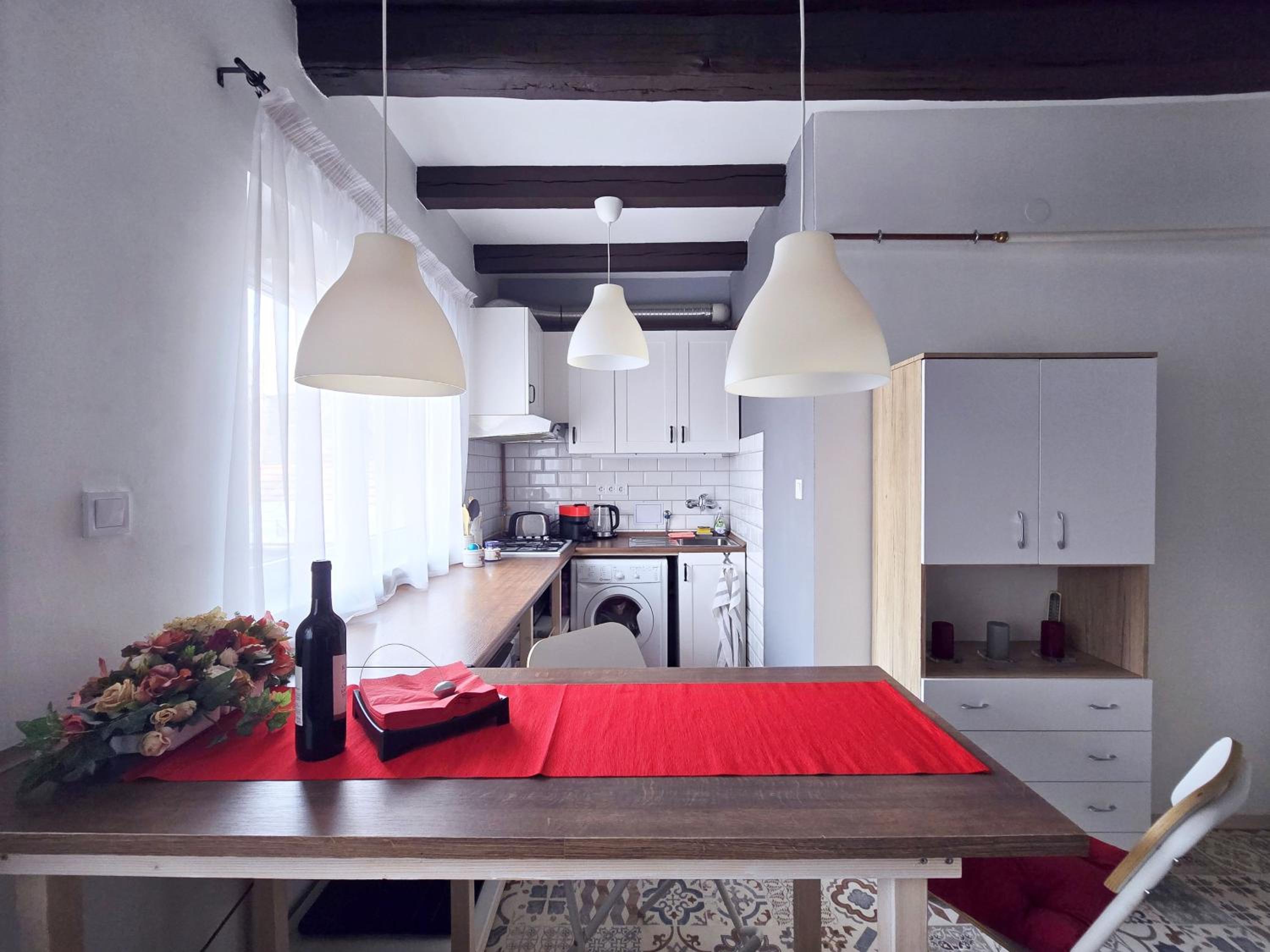 Cozy Nest Hideaway with AC near Grand Boulevard view 5