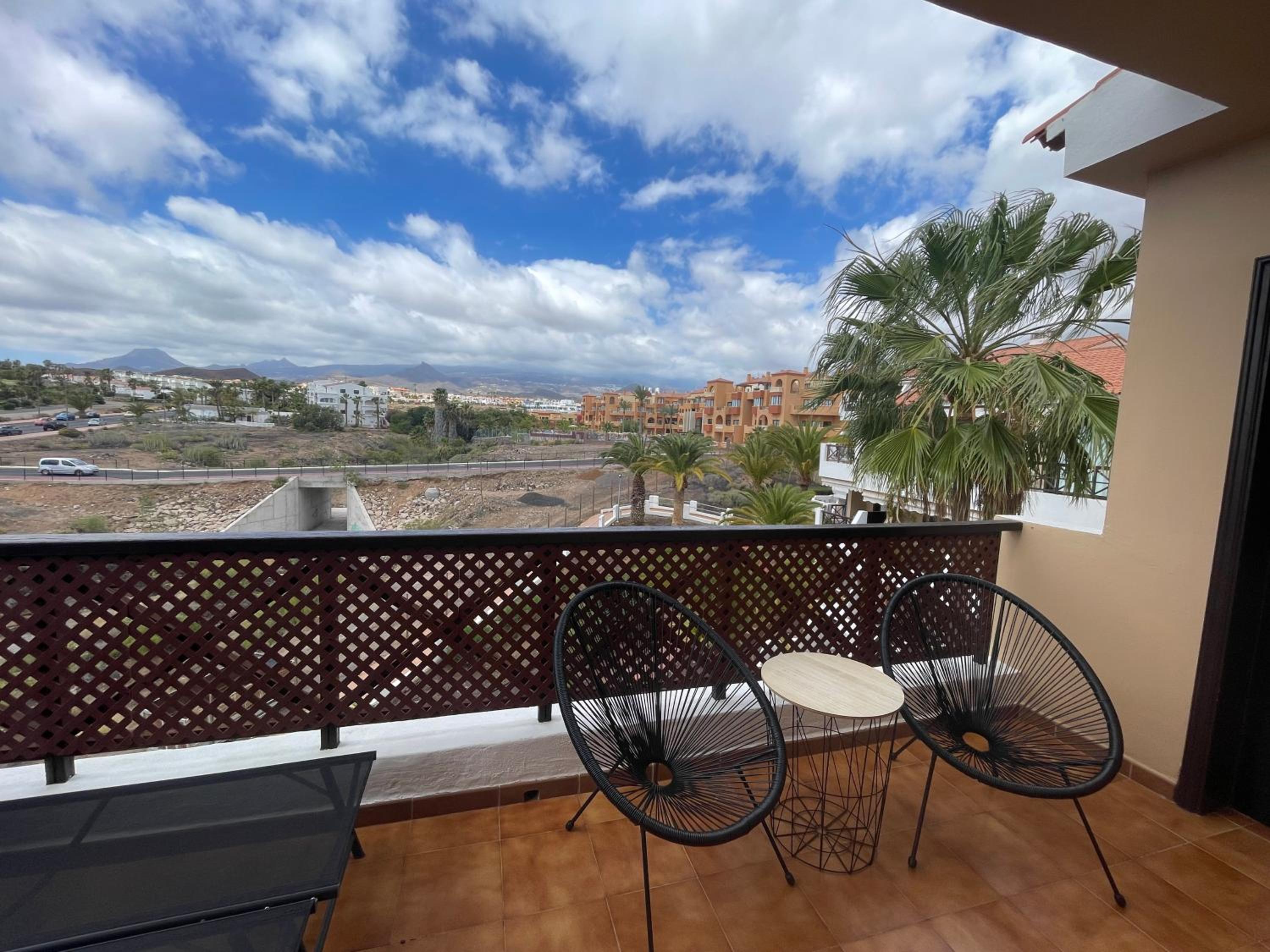 Hygge Home with Seaside and Golf-View Balcony