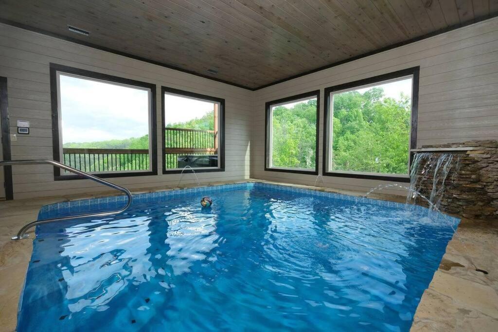 Majestic Pines Lodge