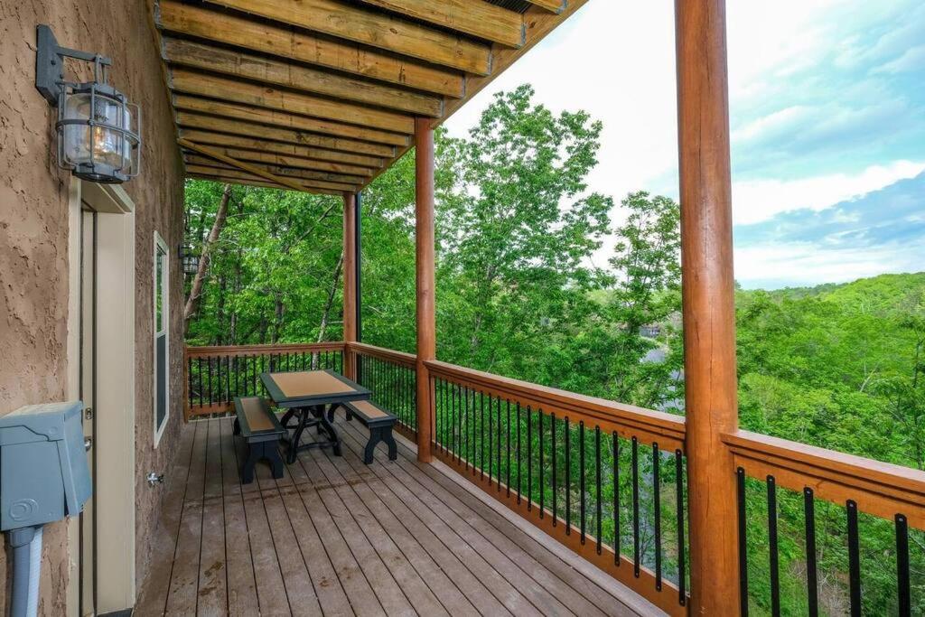 Majestic Pines Lodge