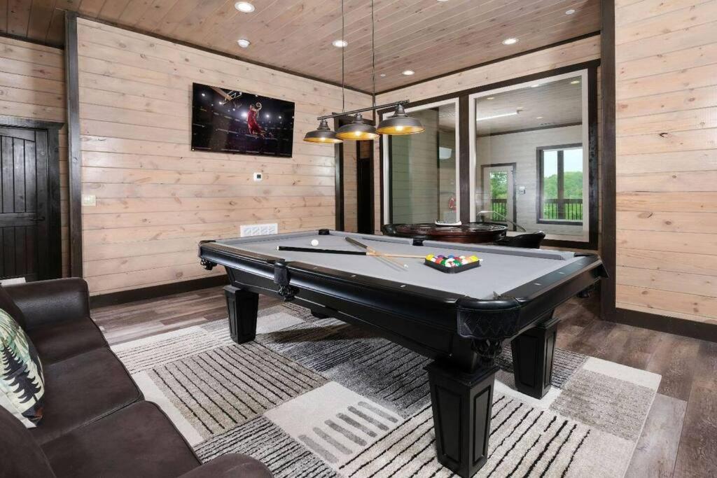Majestic Pines Lodge