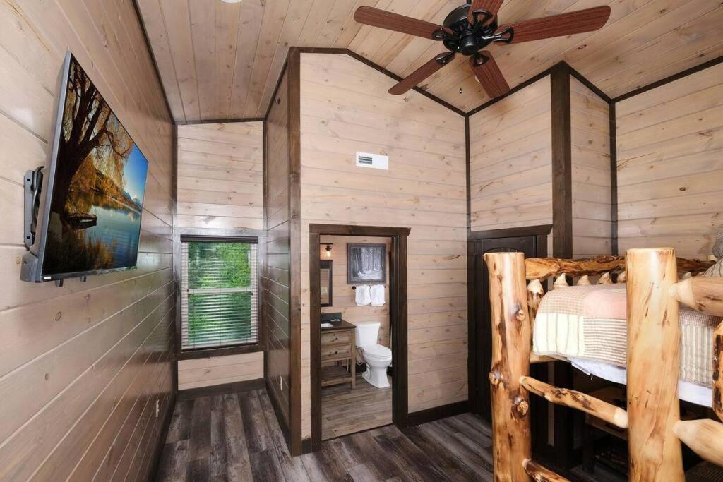 Majestic Pines Lodge