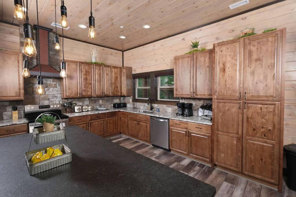 Majestic Pines Lodge