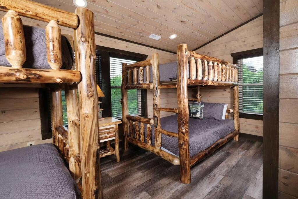 Majestic Pines Lodge