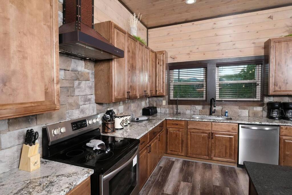 Majestic Pines Lodge