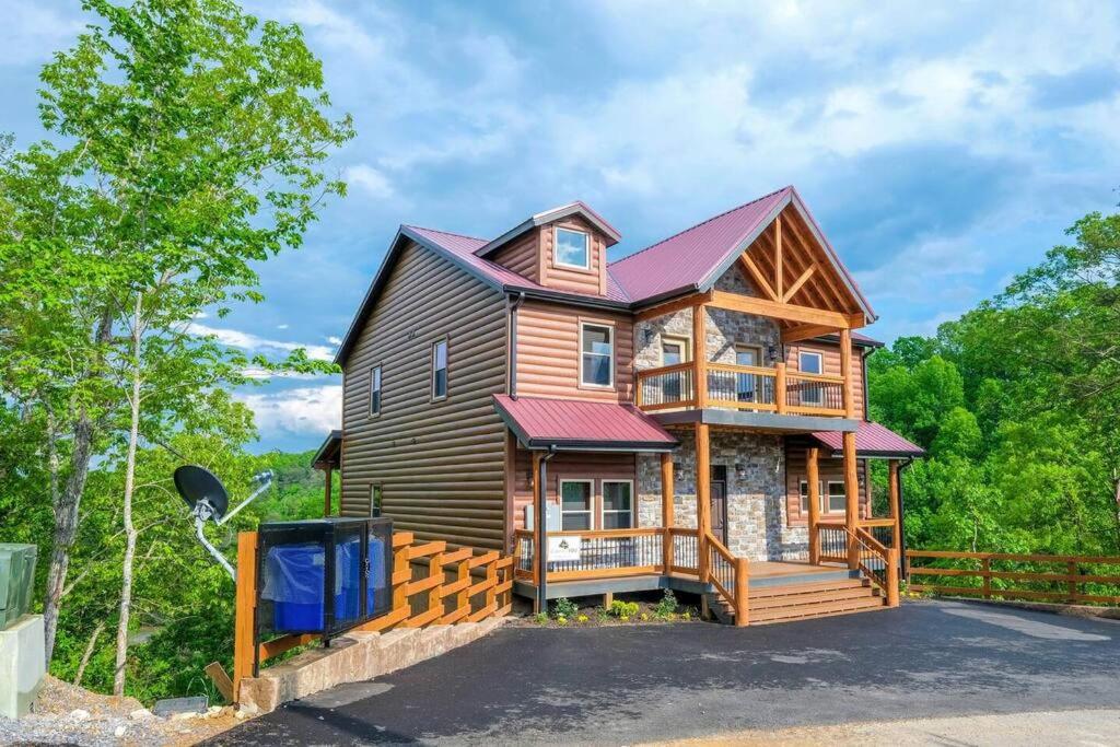 Majestic Pines Lodge