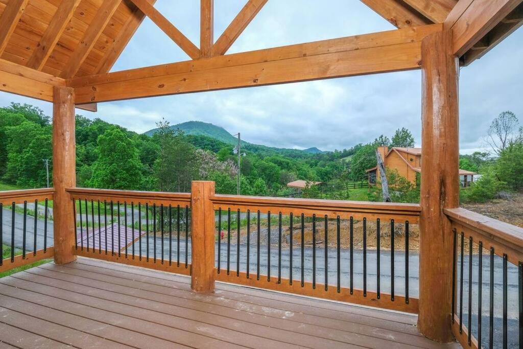 Majestic Pines Lodge