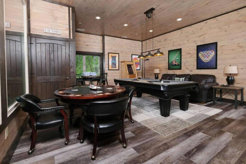 Majestic Pines Lodge