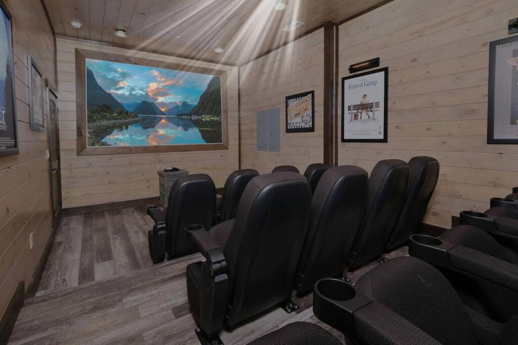 Majestic Pines Lodge