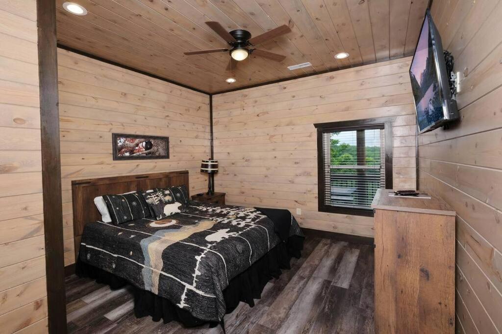 Majestic Pines Lodge