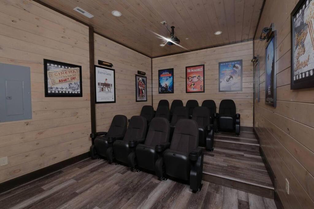 Majestic Pines Lodge