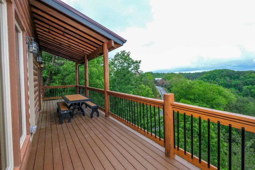 Majestic Pines Lodge
