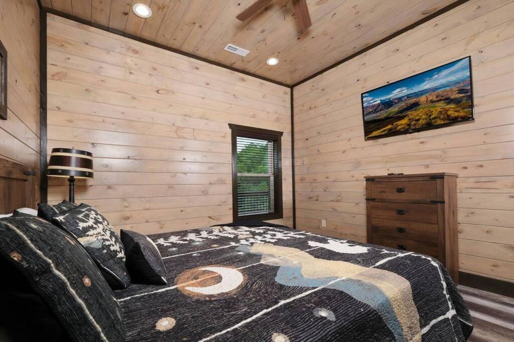 Majestic Pines Lodge