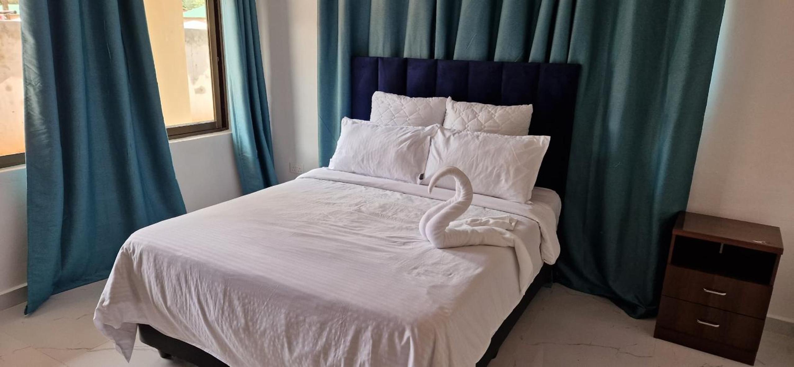 Shalom Apartments Kalumbila view 5