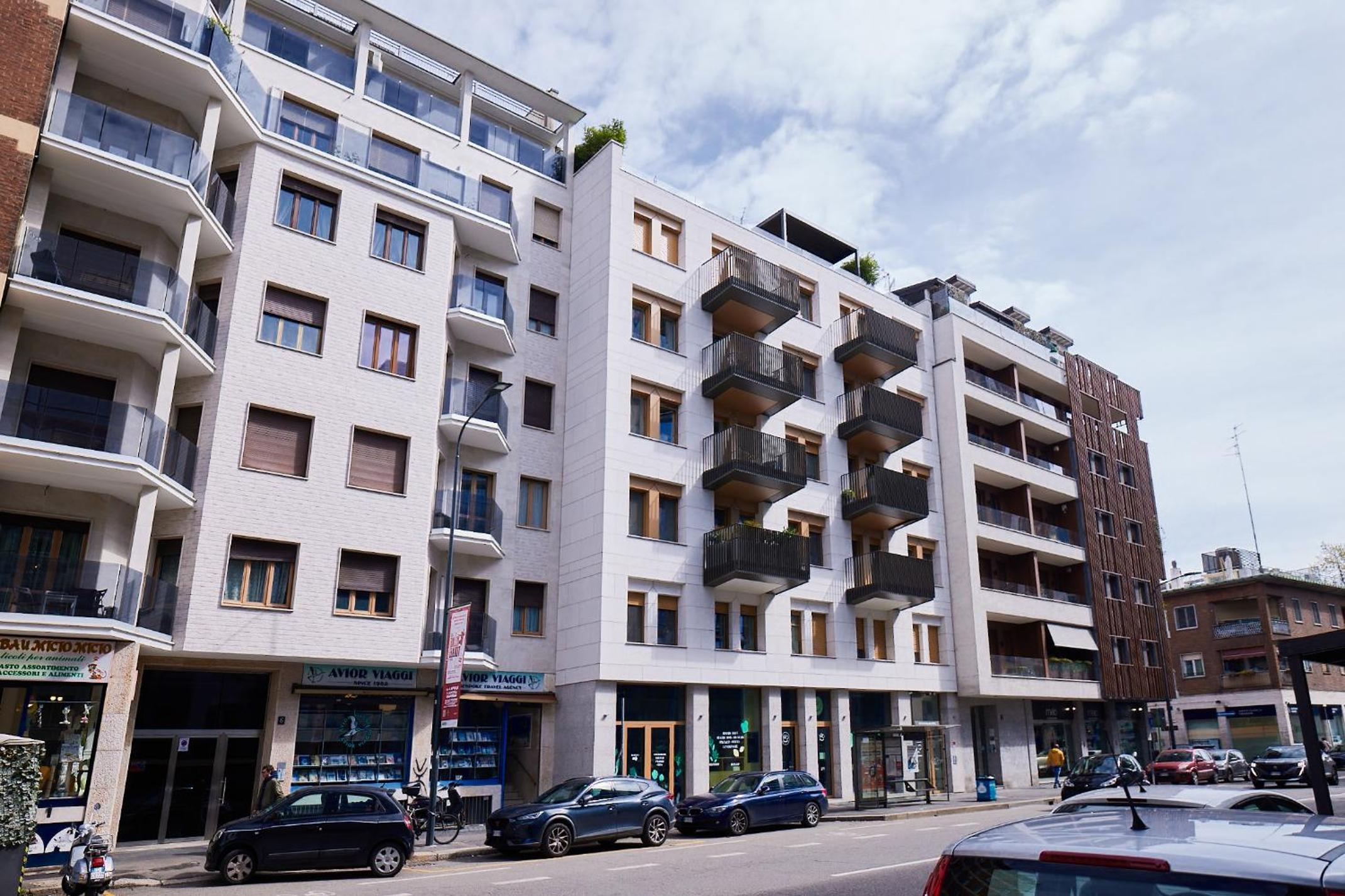 Italian Fashion Suite - Luxurious marble city center