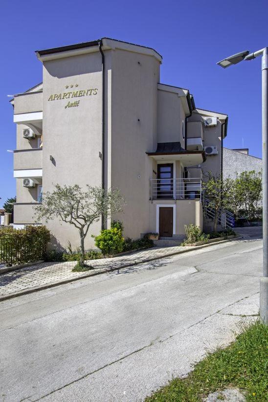 Apartments Antic