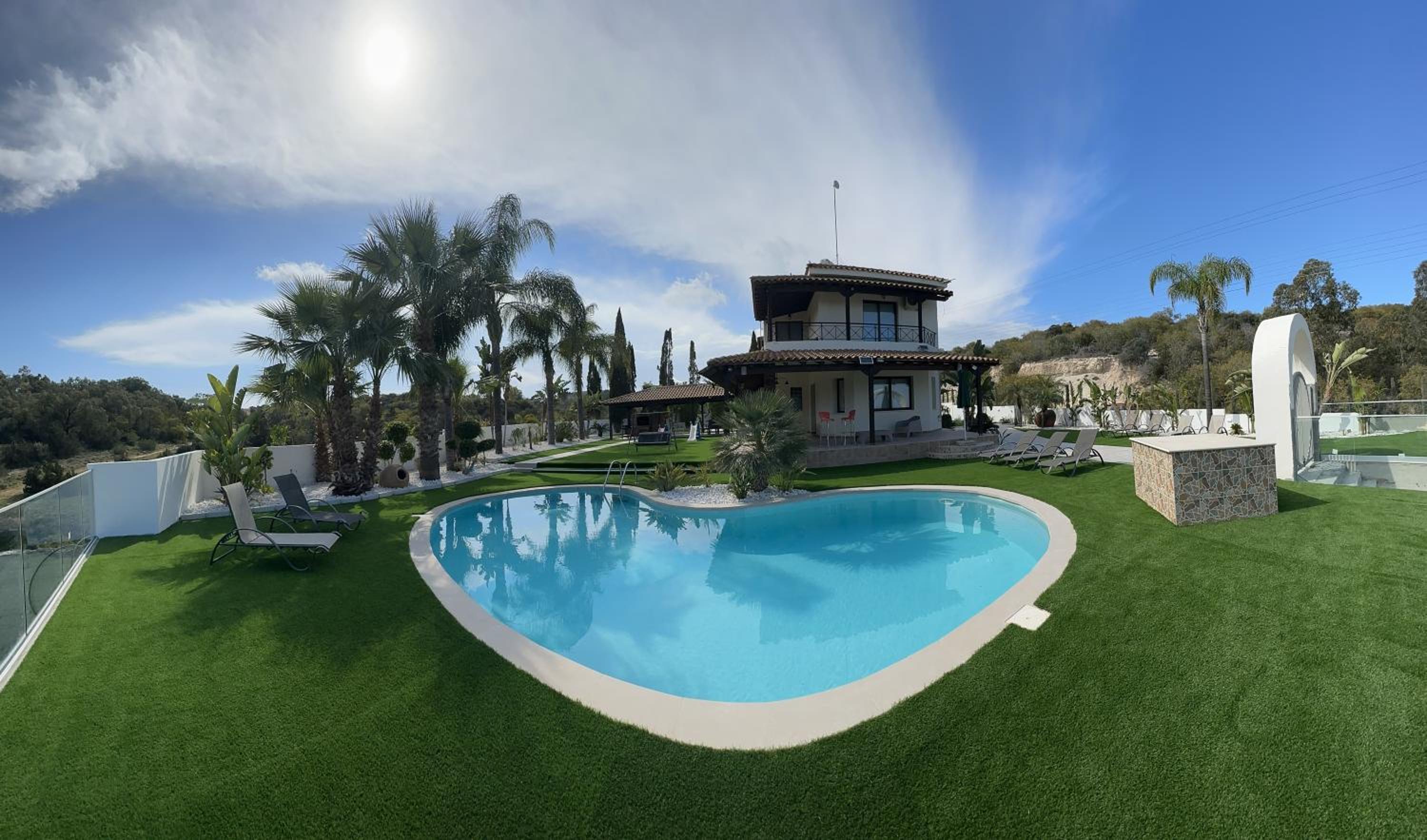 Leo's Paradise view 2
