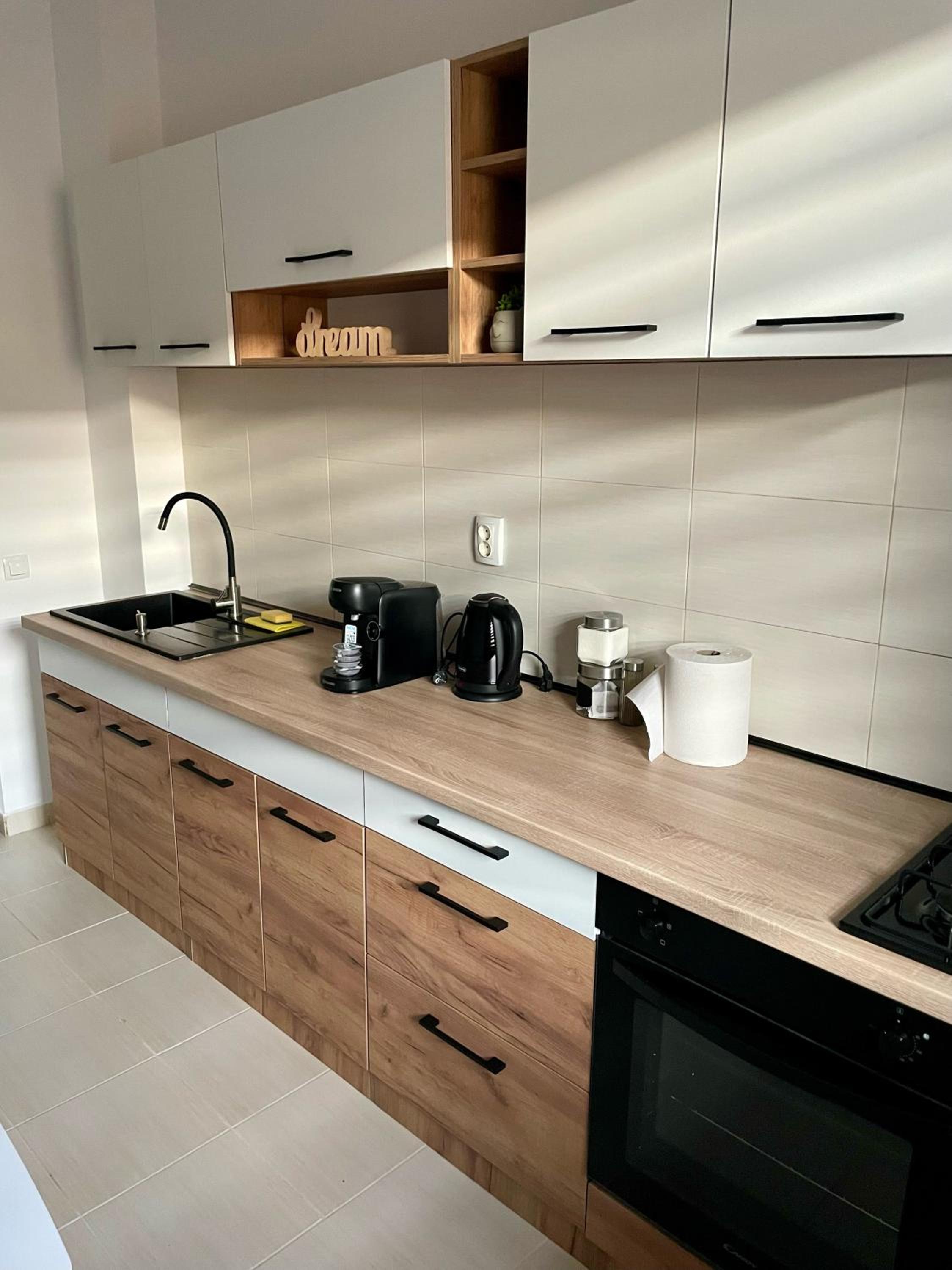 Greenlight Studio by DAT Apartments view 4