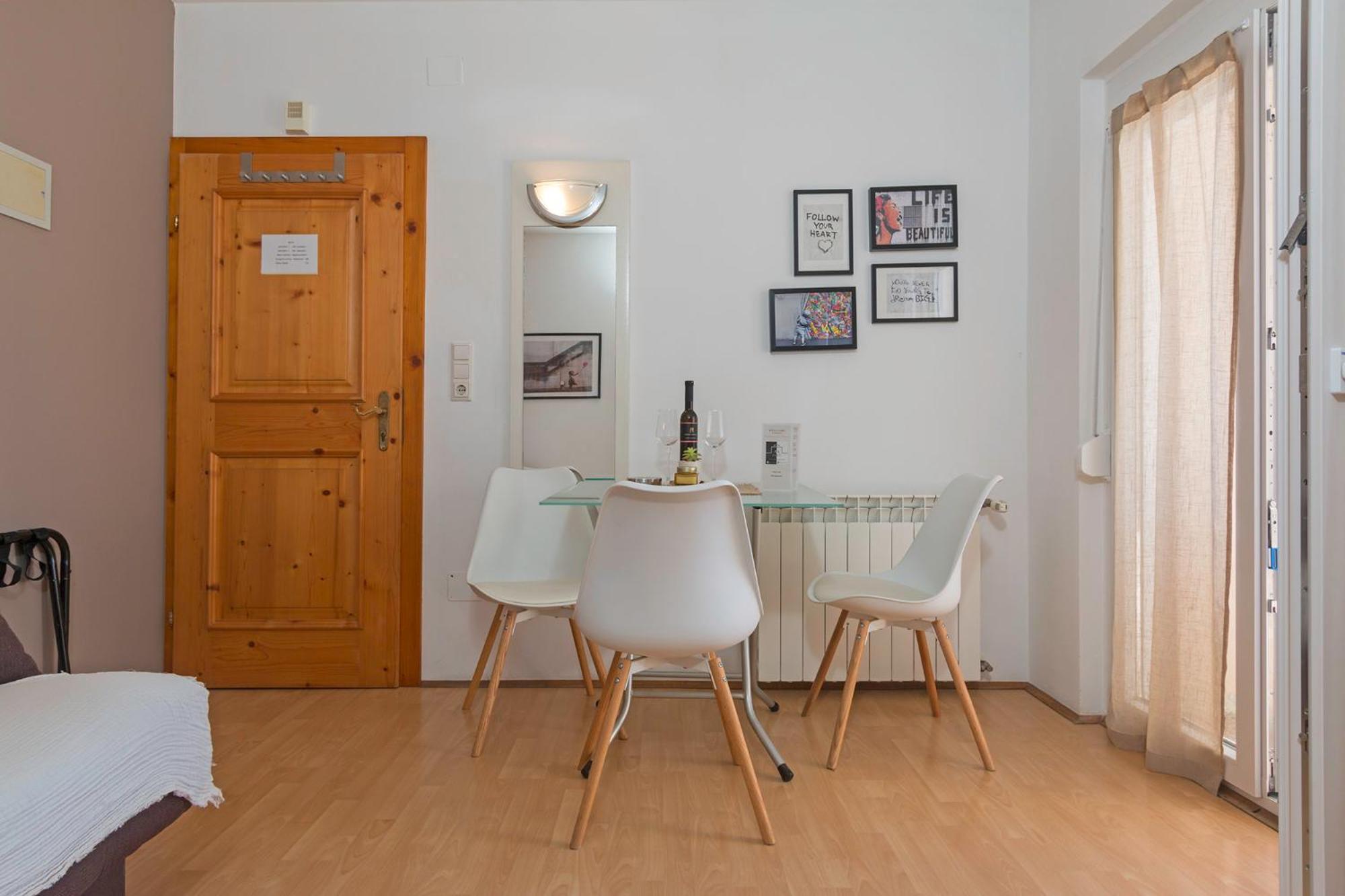 Apartments Antic