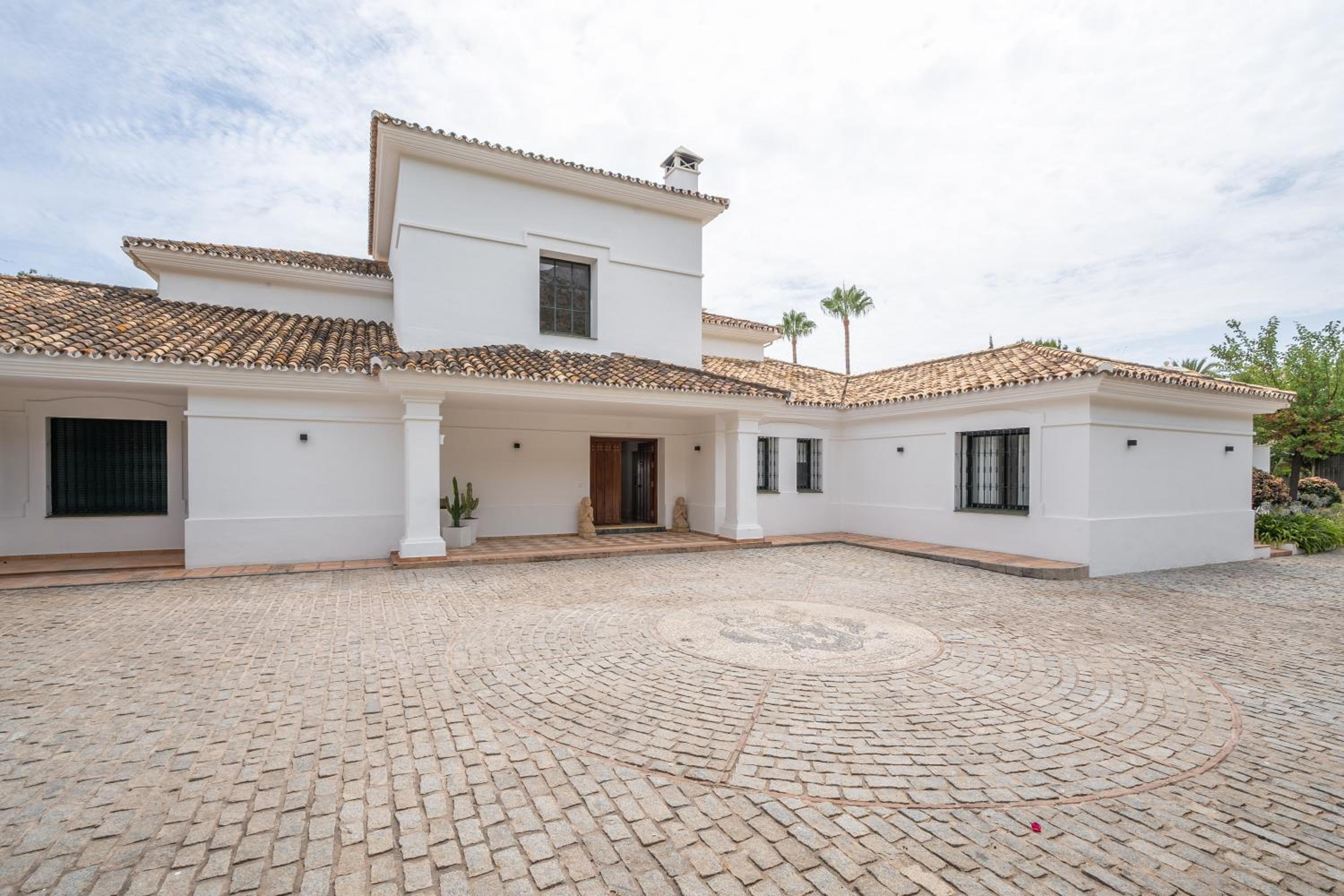 Villa Shakira, Sierra Blanca, Marbella