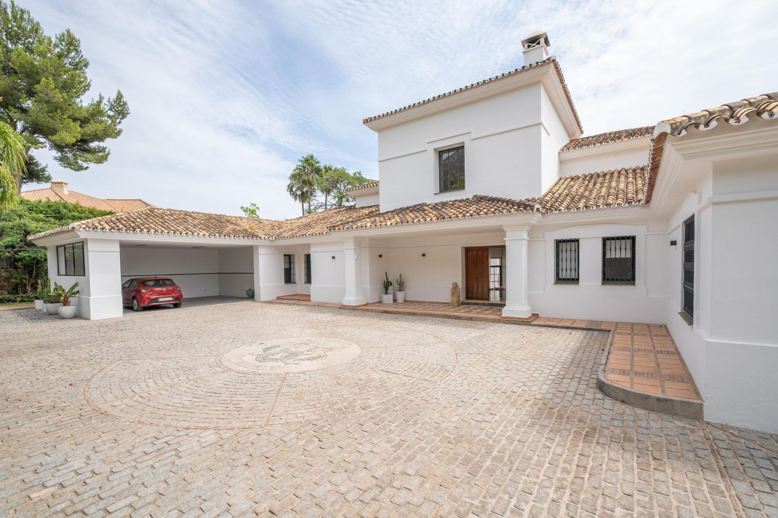 Villa Shakira, Sierra Blanca, Marbella