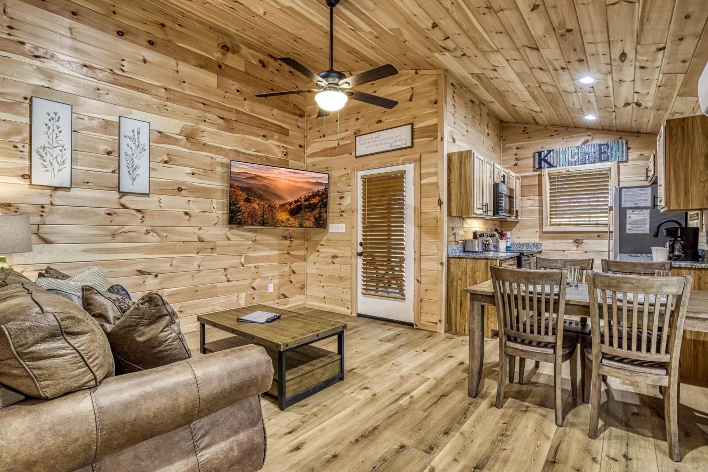 Natures Getaway, Pickleball Court, Creek, WIFI, Mountain Views, Starting at 79