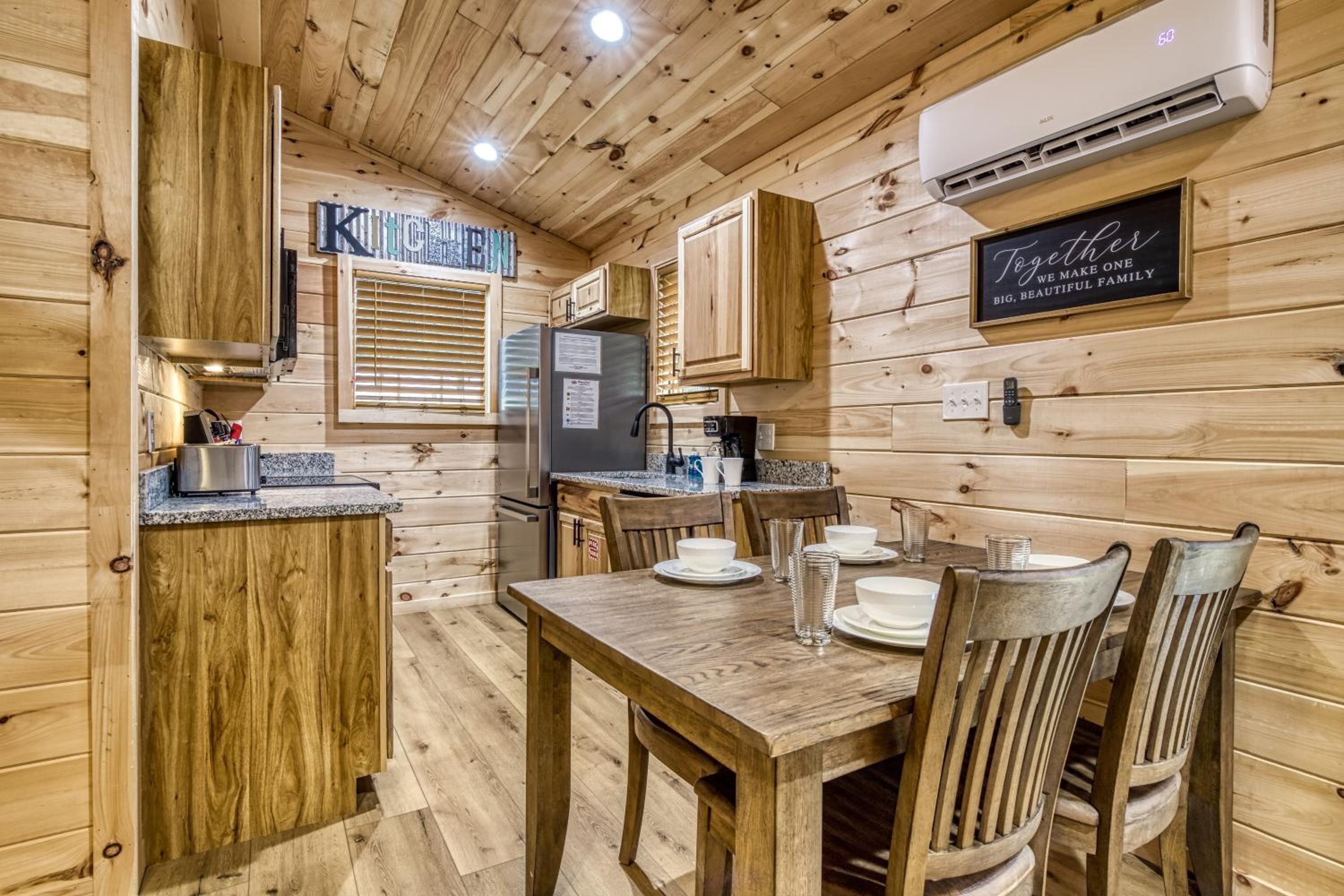 Natures Getaway, Pickleball Court, Creek, WIFI, Mountain Views, Starting at 79
