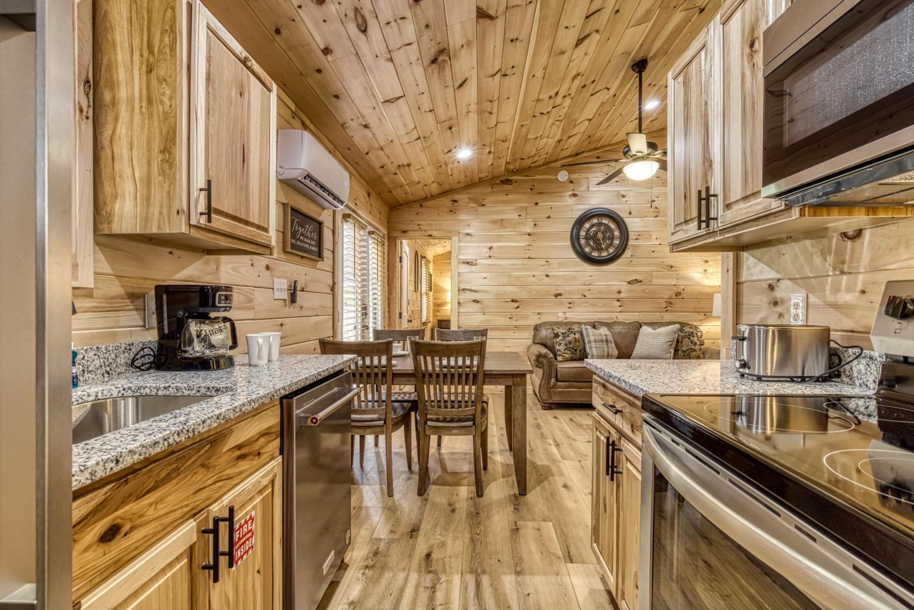 Natures Getaway, Pickleball Court, Creek, WIFI, Mountain Views, Starting at 79