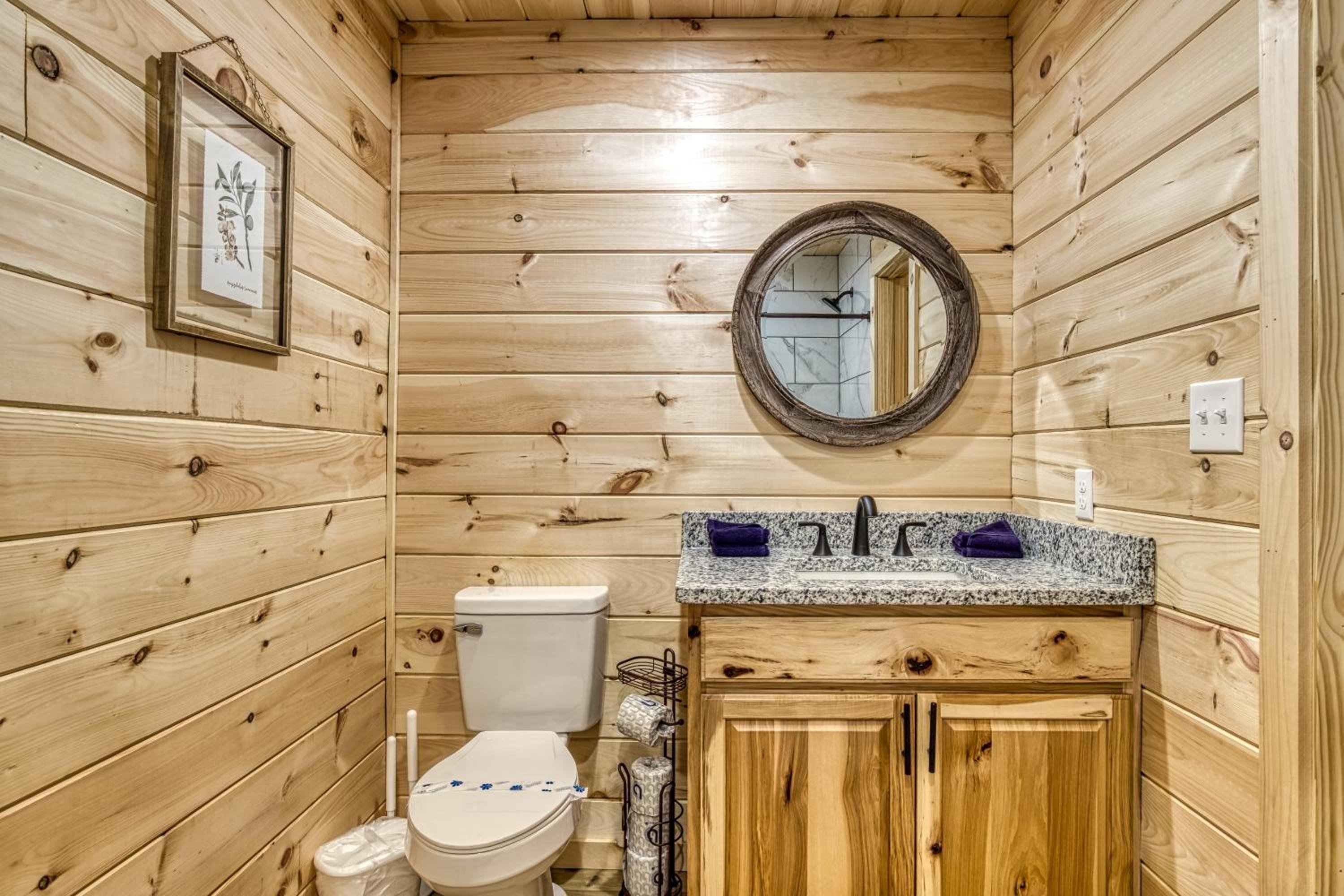 Natures Getaway, Pickleball Court, Creek, WIFI, Mountain Views, Starting at 79