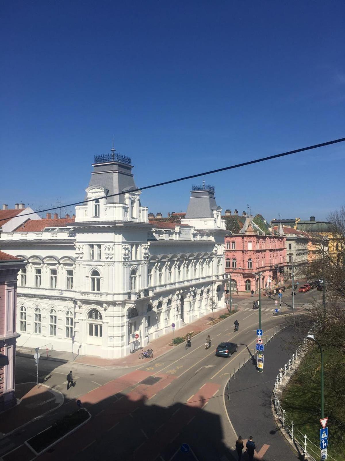 City Apartman